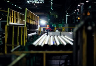 Как рационализаторы победили хроническую «болезнь» летучего отрезного станка 