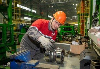 Как рационализаторы ОМК улучшили качество сварки труб на стане