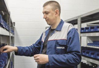 Умный склад своими силами: опыт ЯМЗ