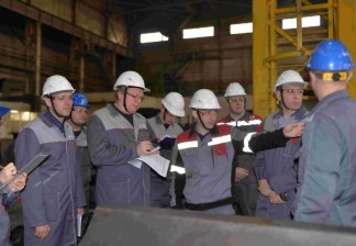 Войдут в систему: как на заводах ОМК анализируют рабочие места и загрузку людей