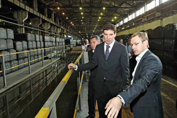 Михаил Юревич посещает Челябинский электродный завод