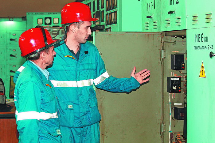 Генераторные выключатели Дзауджикауской ГЭС