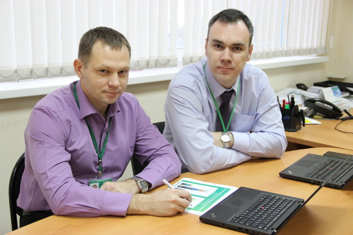 фото:  Директор по качеству Дмитрий Жаклаев (слева) и руководитель Департамента СМК Александр Ефремов   